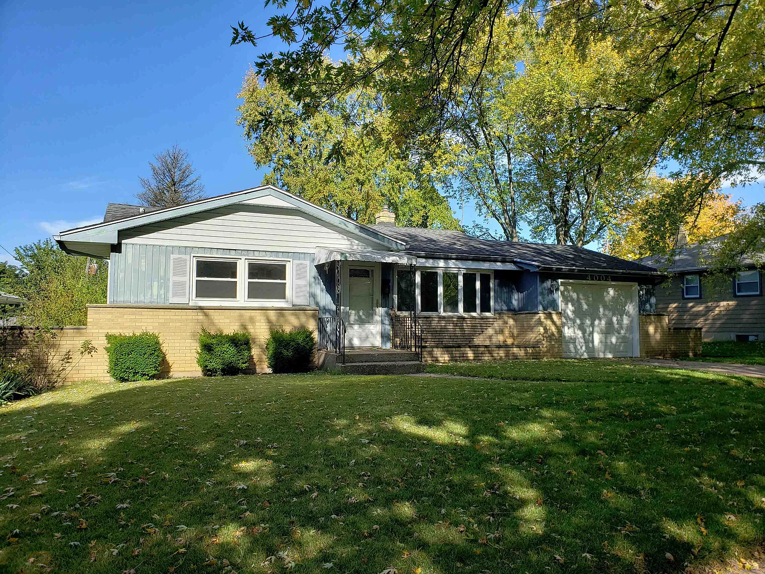 3 bed, 2 bath single family home in Rockford