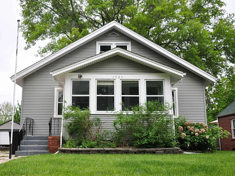 3 bed, 2 bath single-family home in Rockford