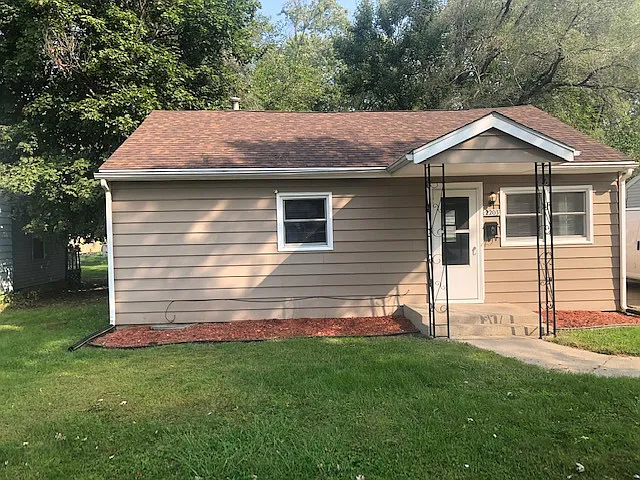 3 bed, 1 bath home in Rockford